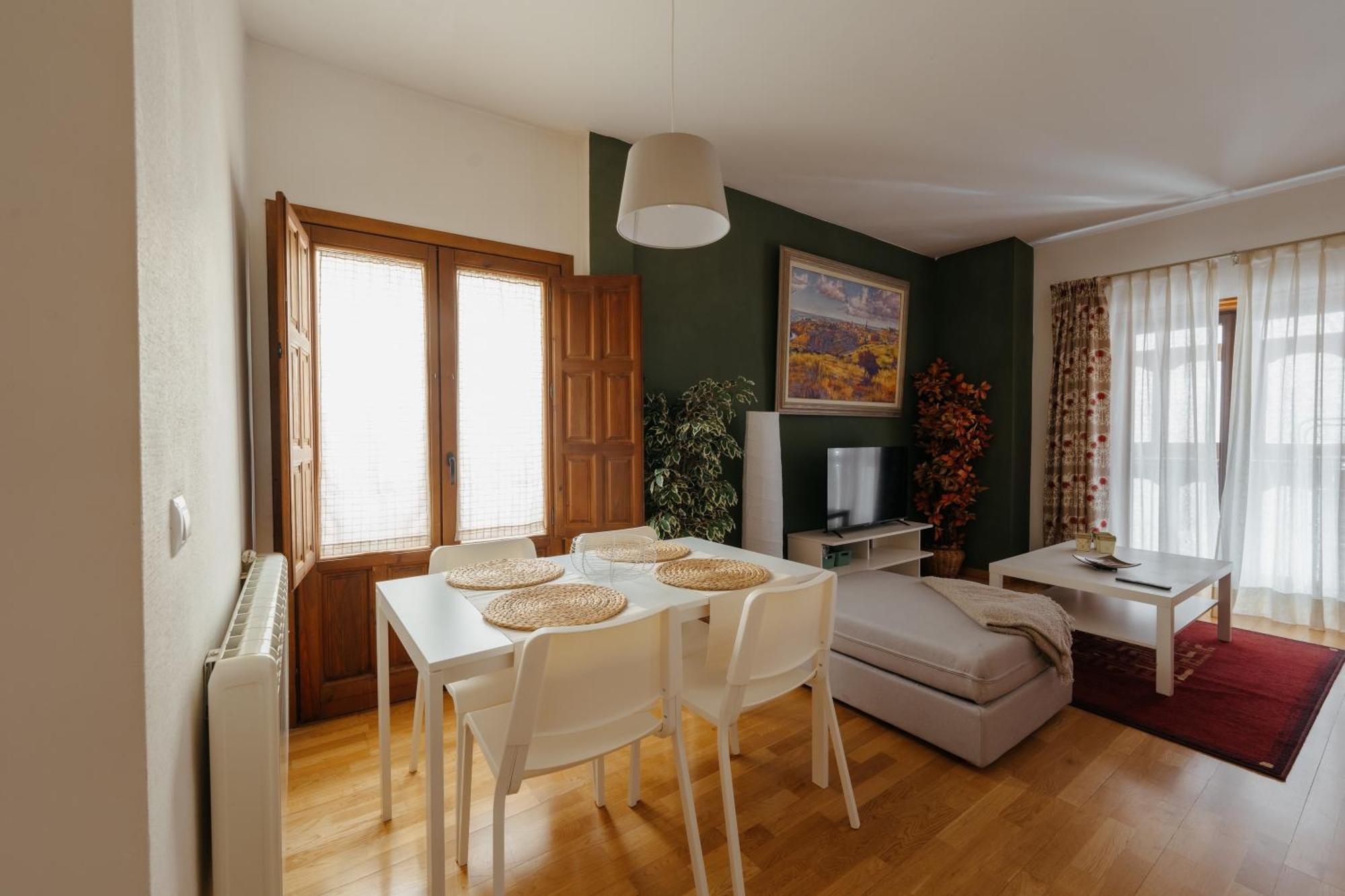 Serranos Apartamento *
